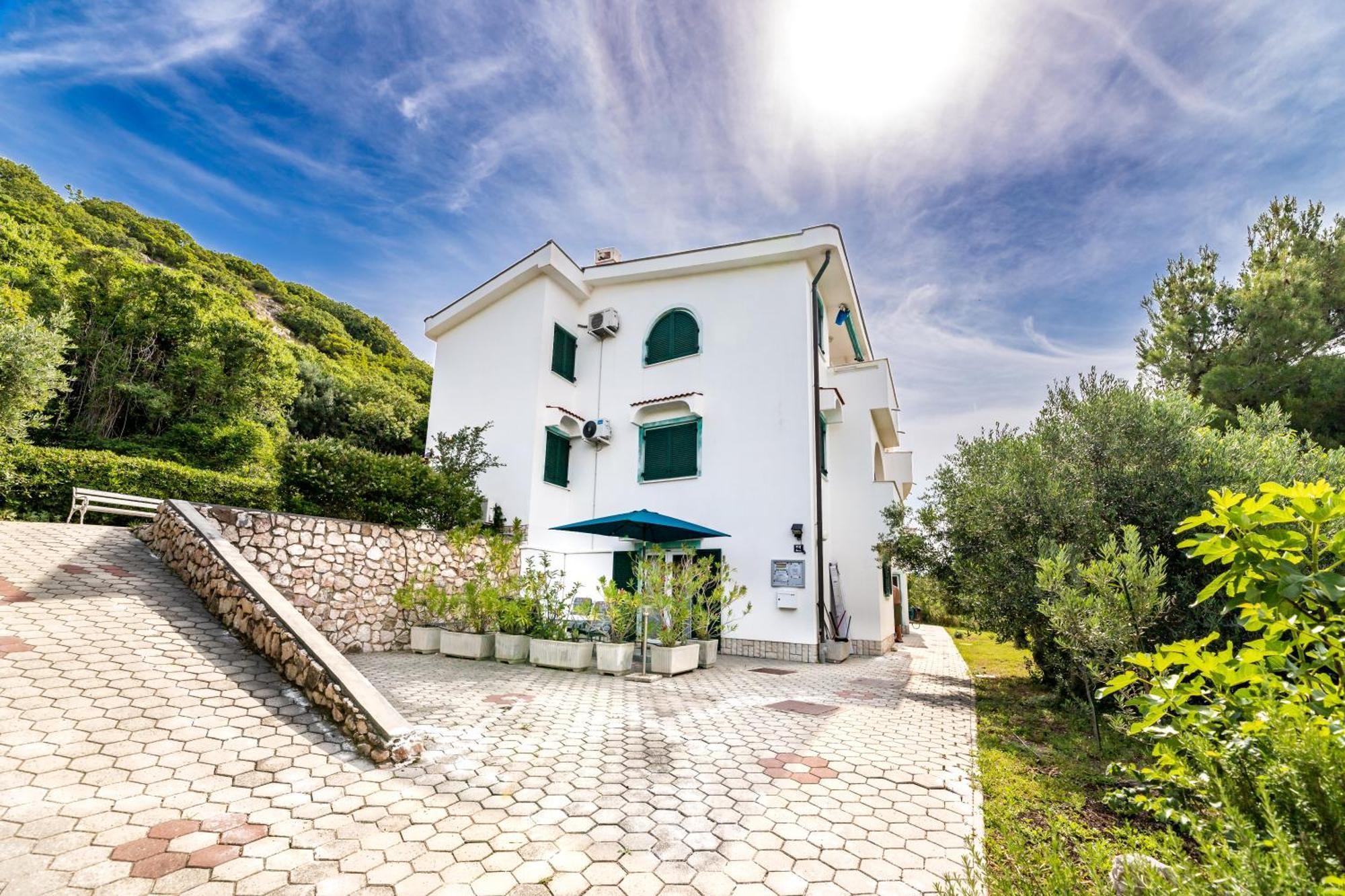 Apartments Oleander Kricin Baška Eksteriør billede