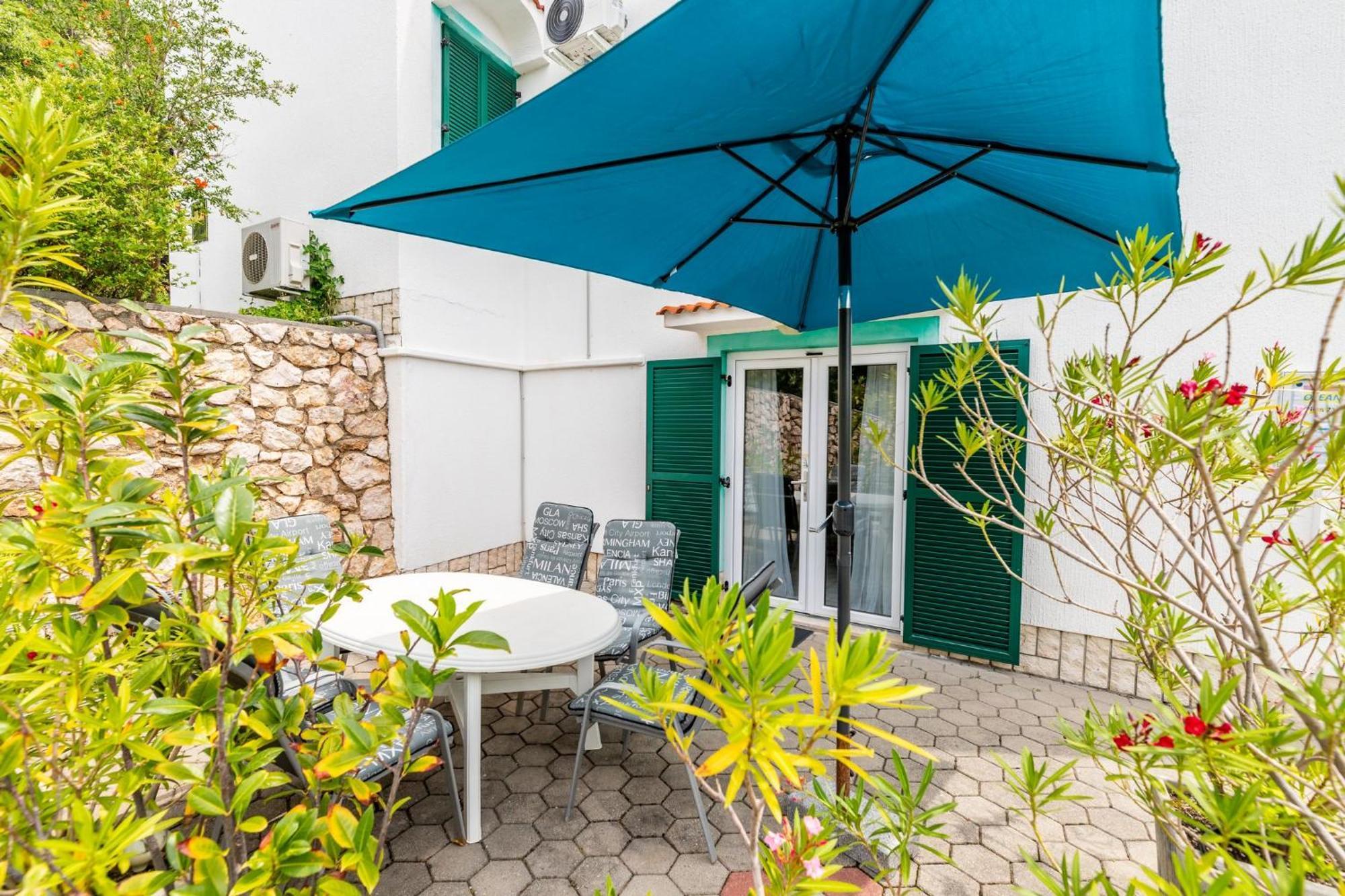 Apartments Oleander Kricin Baška Eksteriør billede