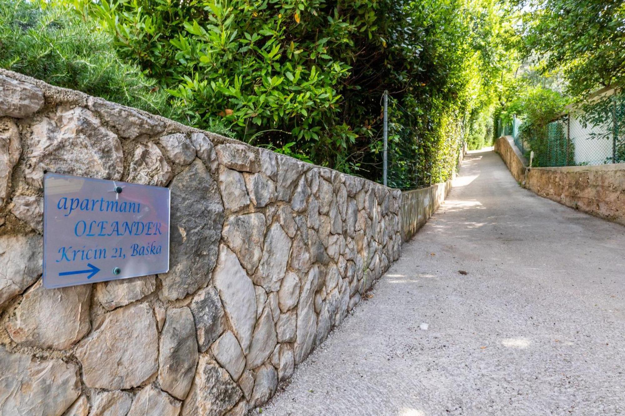 Apartments Oleander Kricin Baška Eksteriør billede